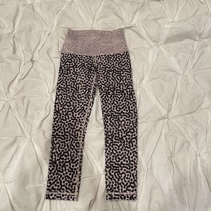 Lululemon wunder under crop Full-on Loun leggings